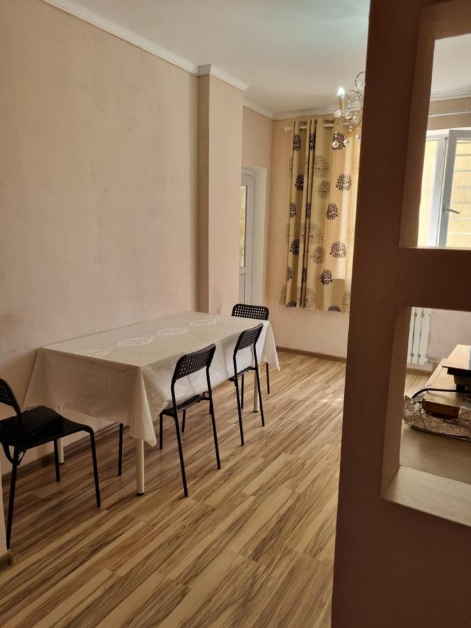 Diplomat Apartments Бішкек Екстер'єр фото